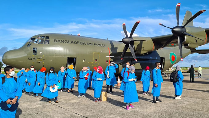 Bangladesh Air Force carried 70 stranded Maldives students from Bangladesh to Maldives during COVID-19 pandemic