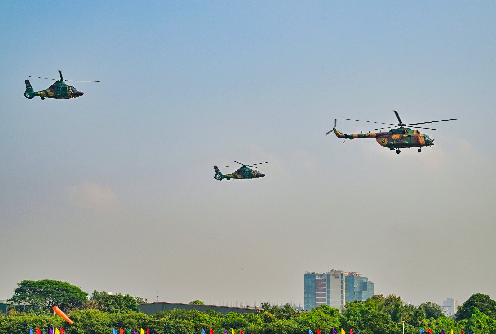 মহান বিজয় দিবস উপলক্ষ্যে সশস্ত্র বাহিনীর আয়োজন