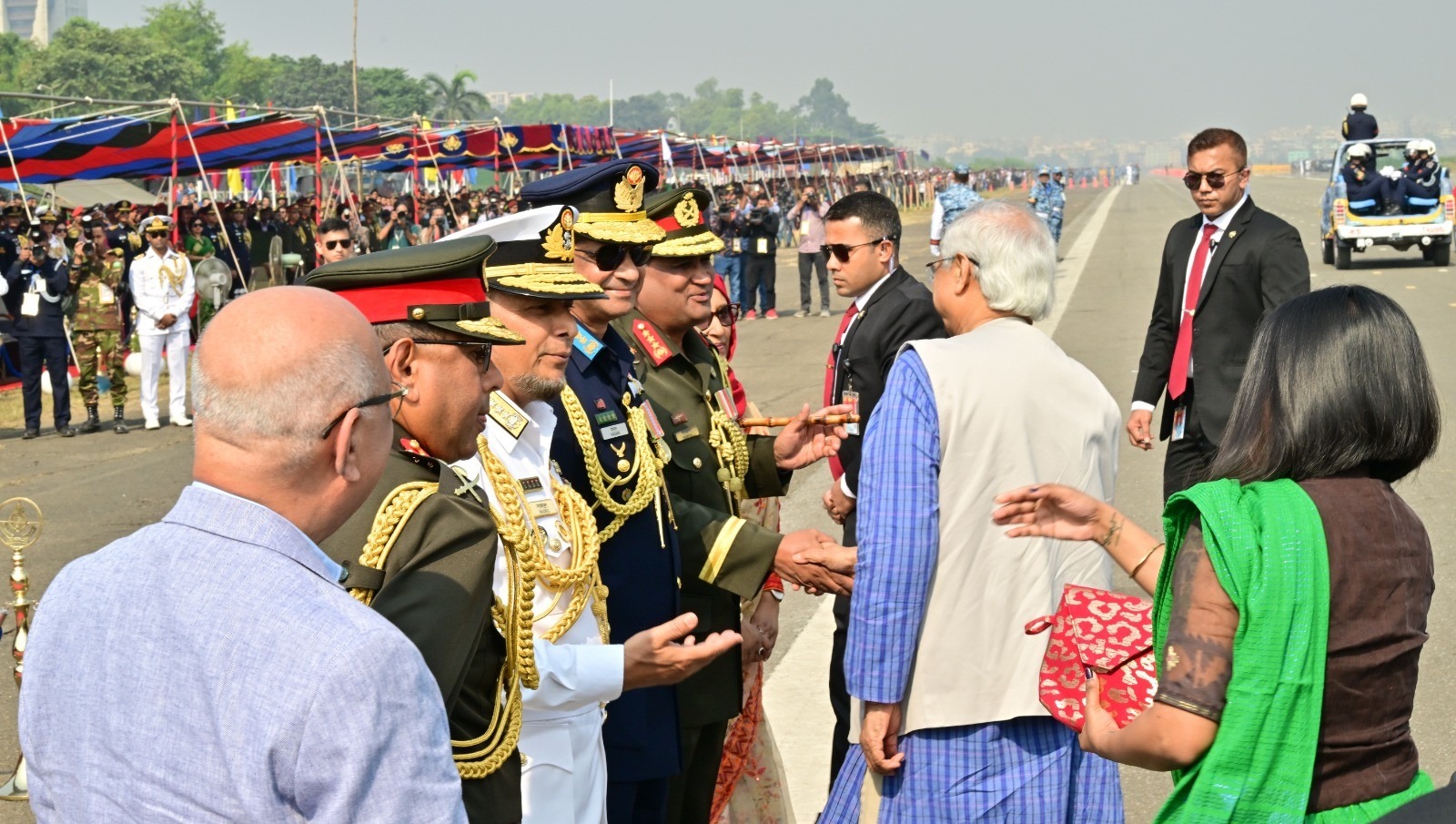 মহান বিজয় দিবস উপলক্ষ্যে সশস্ত্র বাহিনীর আয়োজন