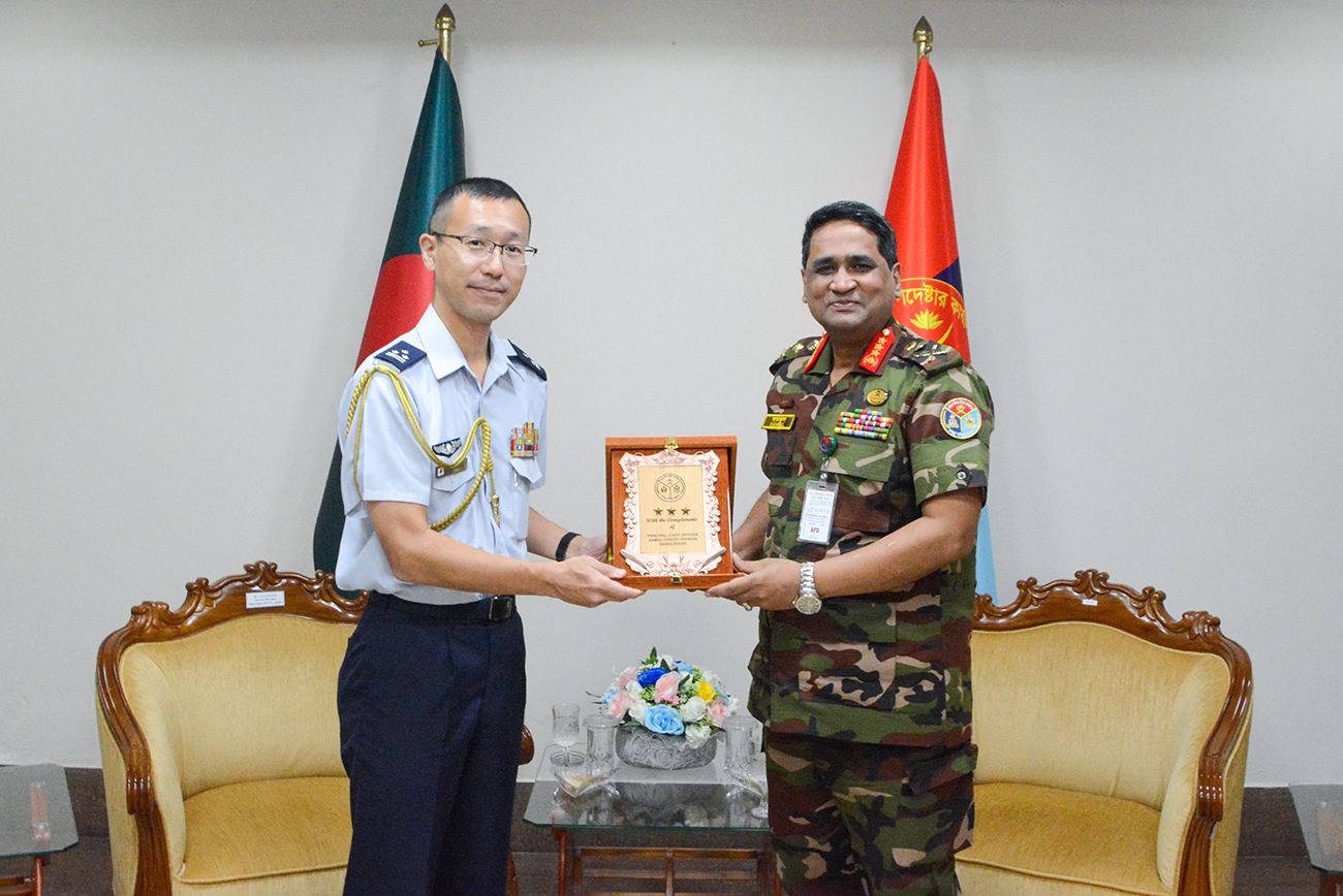 ÔCall On’ between Mr. Tomo Aoyama, General Manager, Mitsubishi Electric, Japan & Non-resident Air Attache of Japan Colonel Yasumura Masashi, and Principal Staff Officer (PSO), Armed Forces Division (AFD)
