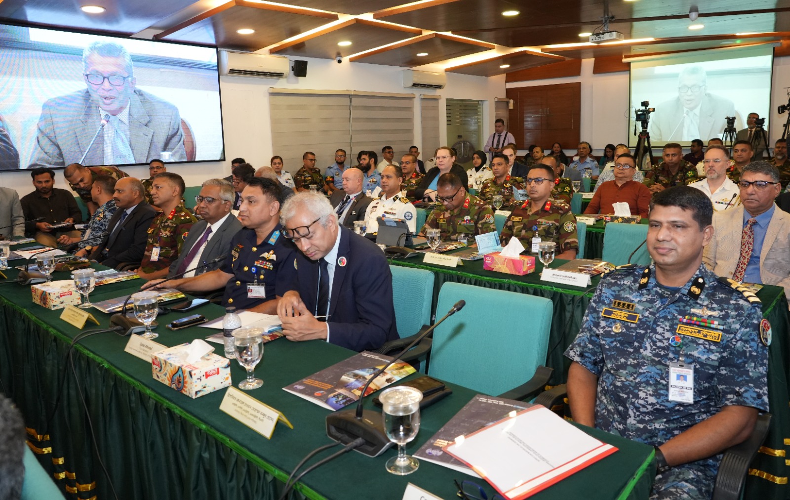 সশস্ত্র বাহিনী বিভাগ (এএফডি) ও বাংলাদেশ ইনস্টিটিউট অব ইন্টারন্যাশনাল অ্যান্ড স্ট্র্যাটেজিক স্টাডিজ (বিআইআইএসএস) এর যৌথ ব্যবস্থাপনায় ‘REGIONAL GEOPOLITICAL LANDSCAPE: IMPACTS ON THE SECURITY DYNAMICS OF BANGLADESH AND WAYS FORWARD’ শীর্ষক সেমিনার অনুষ্ঠিত